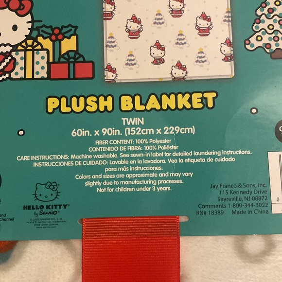 NWT Hello Kitty Christmas Blanket - Picture 2 of 3